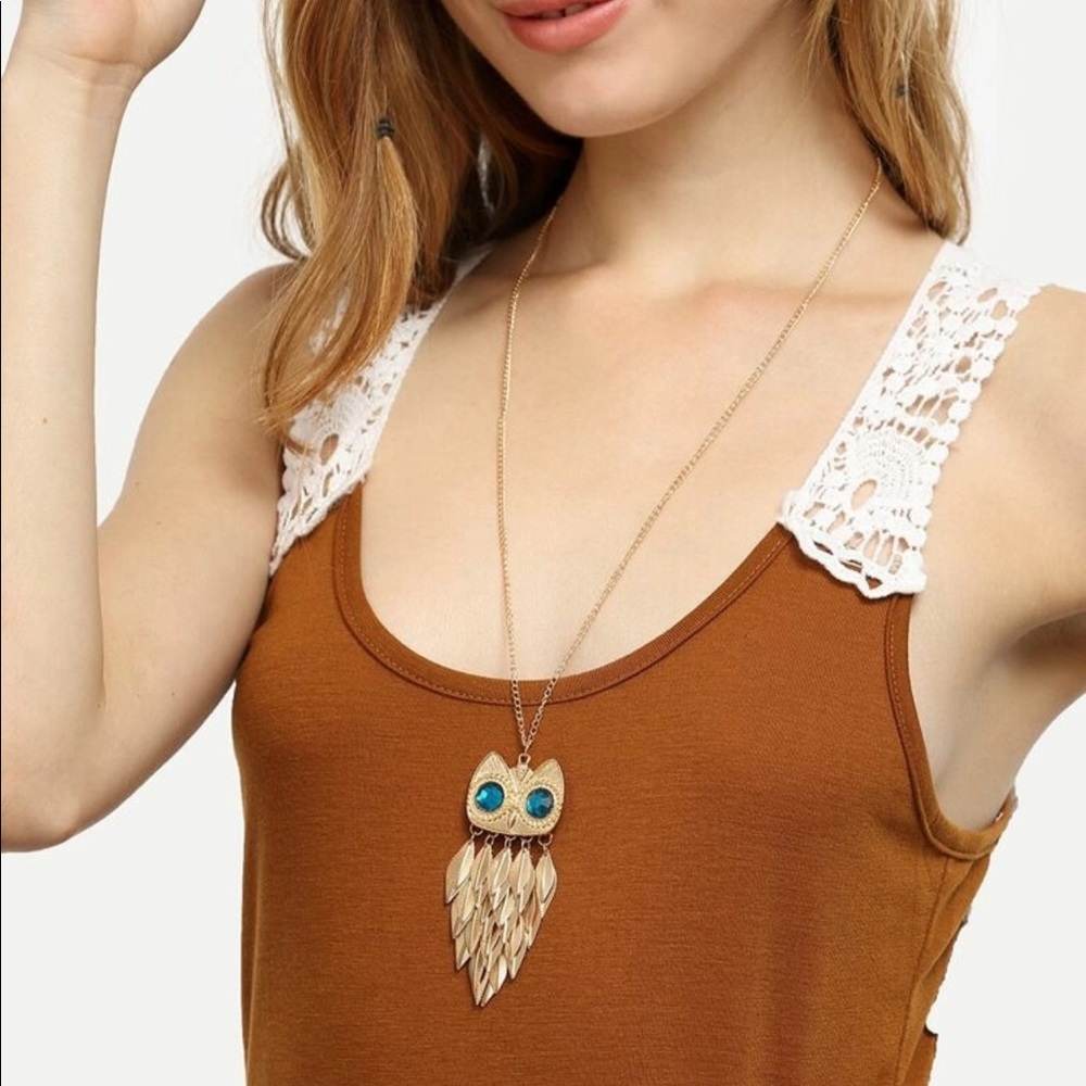 Gold owl pendant necklace NWT